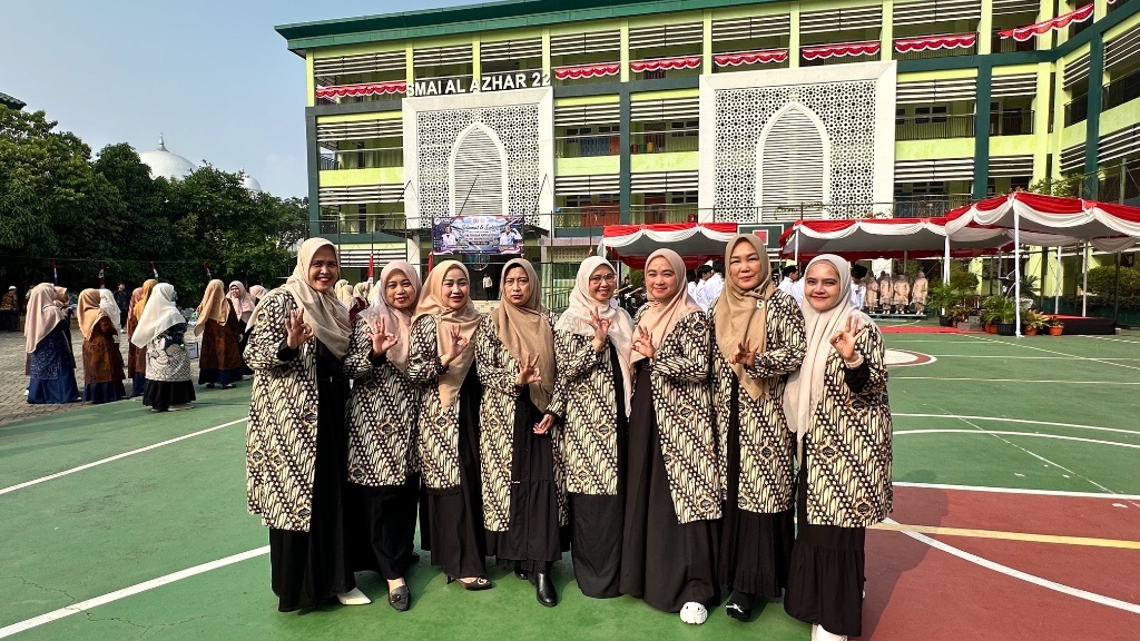 Perwakilan Jamiyyah Al Azhar Cikarang turut hadir dan mendukung pelaksanaan Upacara HUT RI ke-81 bersama seluruh warga Kampus Al Azhar Cikarang.