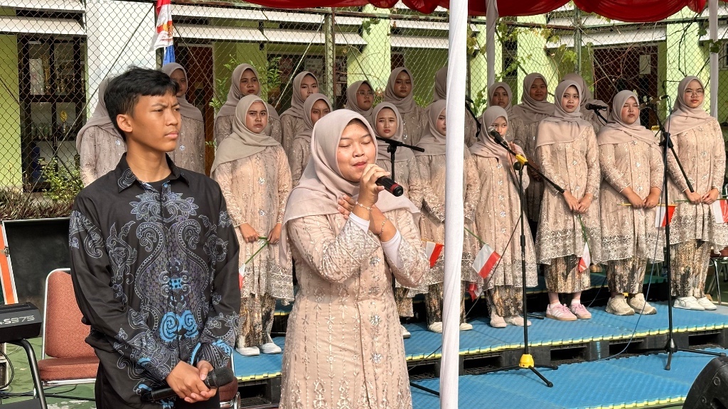 Tim Paduan Suara dari SMAIA 22 Cikarang