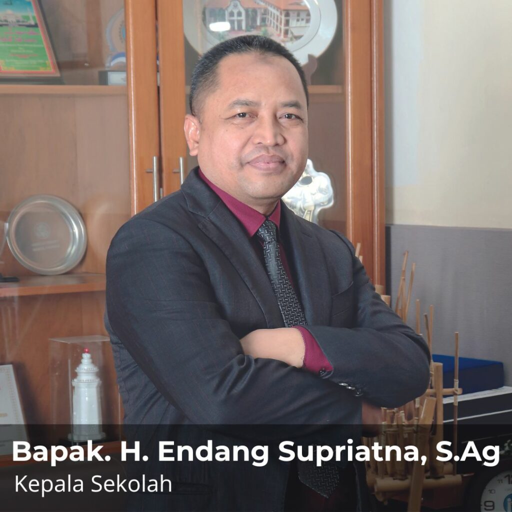 Kepala Sekolah SMPIA 16 Cikarang